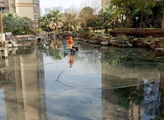 焉耆景观池淤泥清理